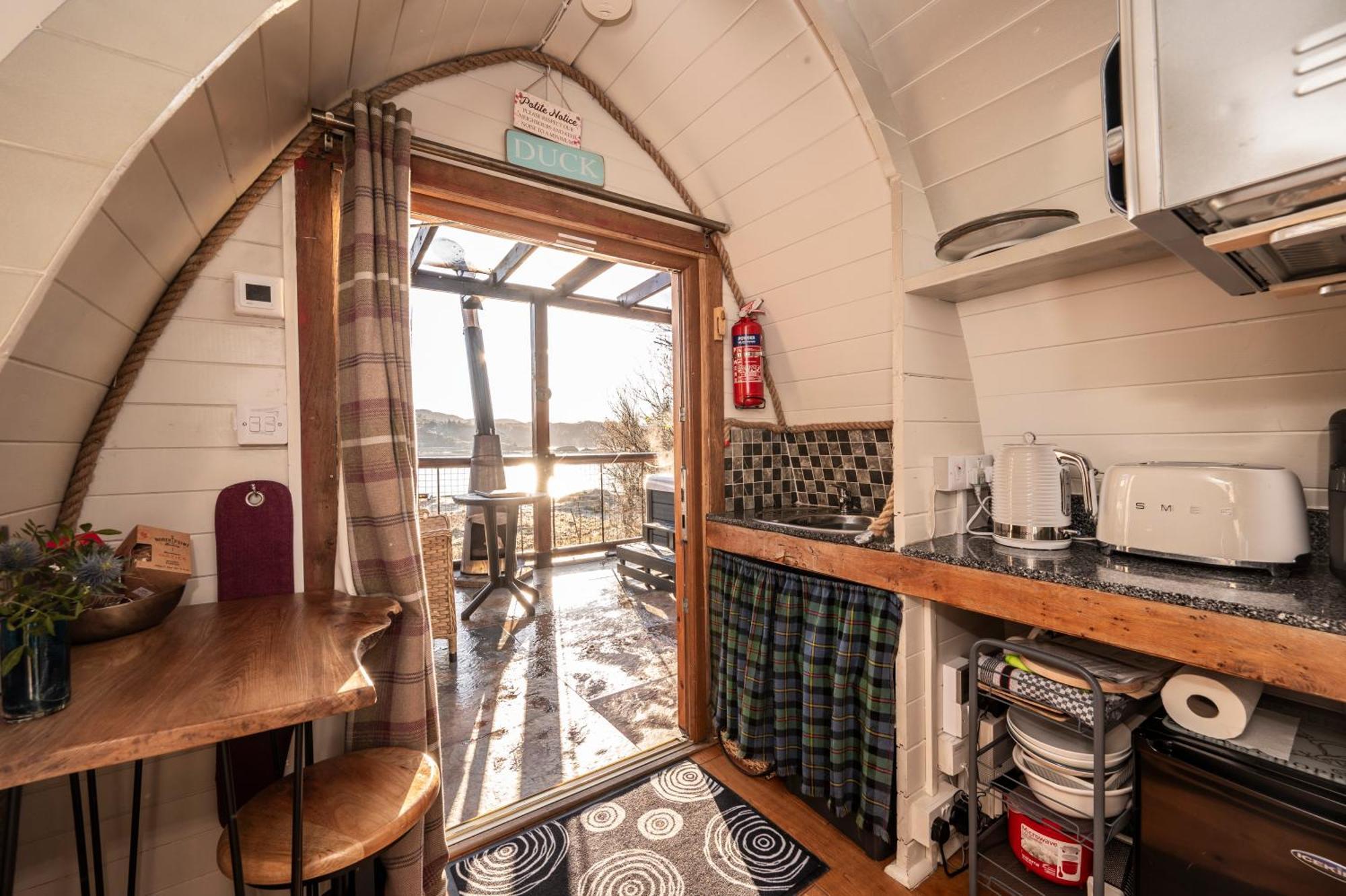 Mountview Pod Hotel Lochinver Exterior photo